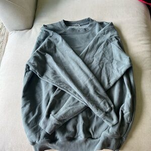 Green brandy melville sweatshirt new never worn